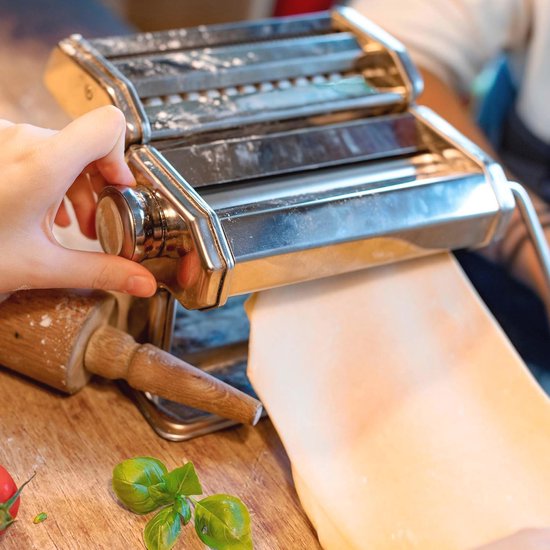 Handmatige roestvrijstalen pastamachine voor verse pasta - Spaghetti, Lasagne en meer van Imperia — afbeelding 5