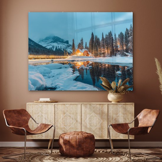 MuchoWow® Peinture sur verre 160x120 cm - Peinture sur verre acrylique - Paysage d'hiver - Nature - Maison - Montagnes - Neige - Photo sur verre - Décoration murale salon - Décoration murale chambre - Peintures