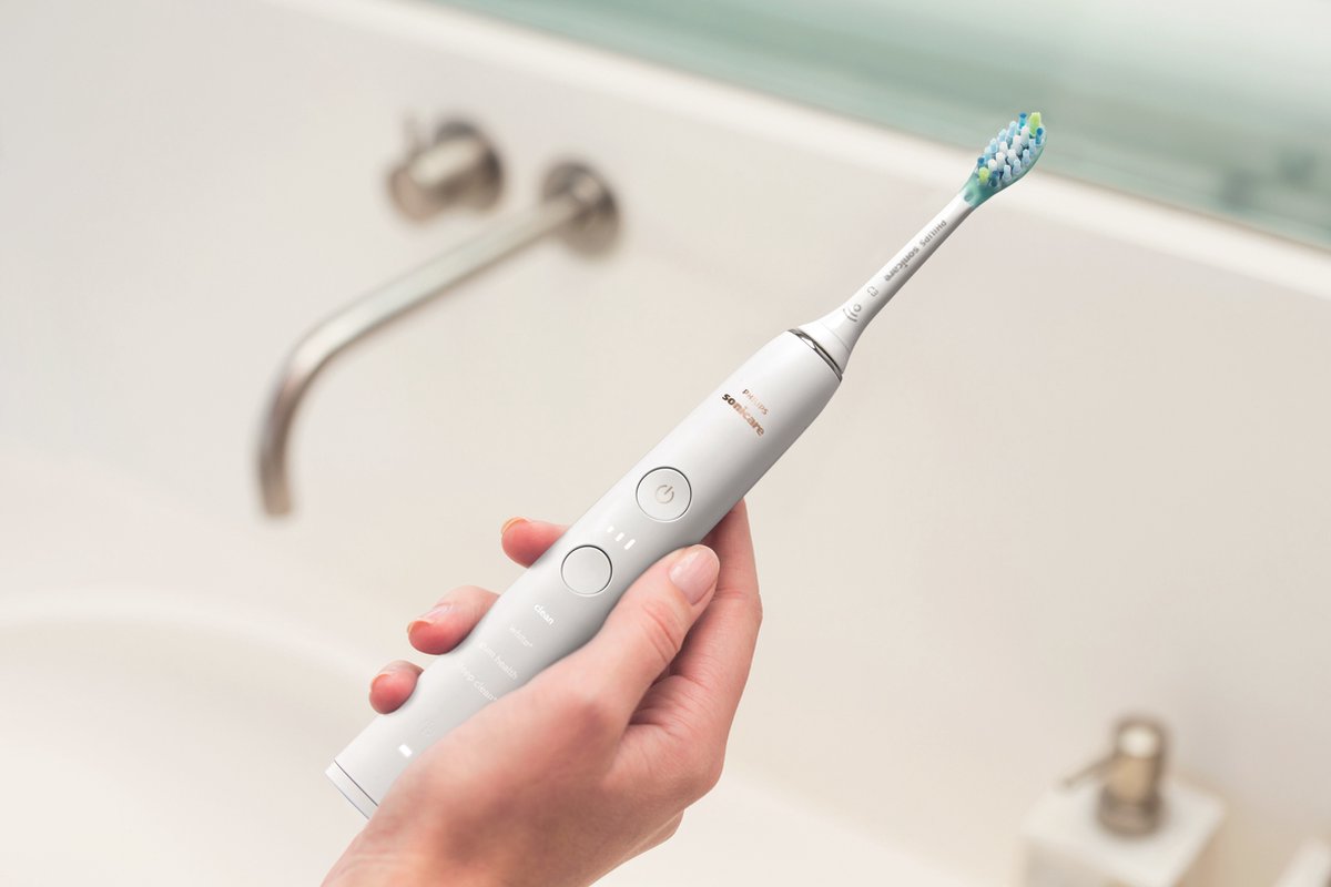 Afbeelding 3 van Philips Sonicare Diamond Clean 9000 HX9913/17 elektrische tandenborstel Volwassene Vibrerende tandenborstel Wit