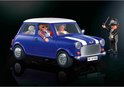 Blauwe Mini Cooper met wit dak en witte strepen, met twee Playmobil-figuren en een dalmatiër. Een politieagent staat ernaast.