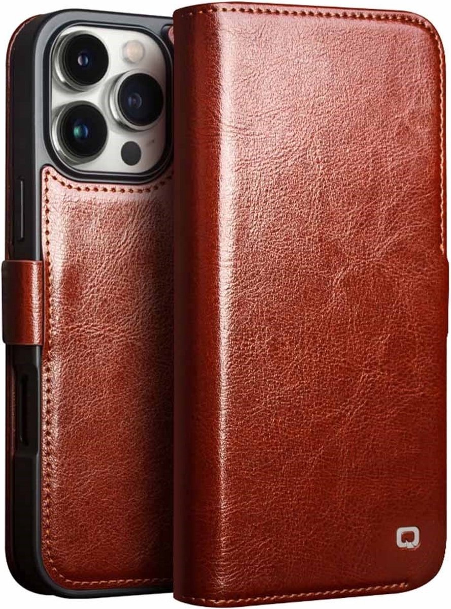 Qialino Geschikt voor iPhone 16 Pro hoesje - Leren bookcase - Bruin