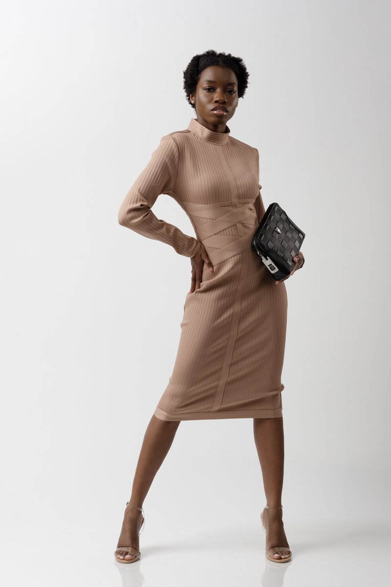 Savory Fashion – Bandage jurk - Lange mouwen - Kol - Camel - Maat L