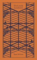 Boek met oranje kaft, blauwe geometrische lijnen en tekst "The Lonely Londoners" en "Sam Selvon".