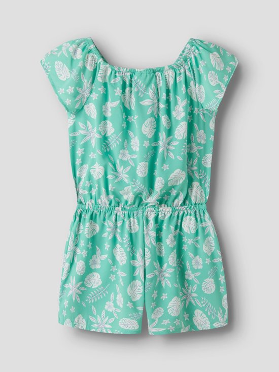 Groene playsuit met ruches aan de schouders en all-over wit tropisch patroon.