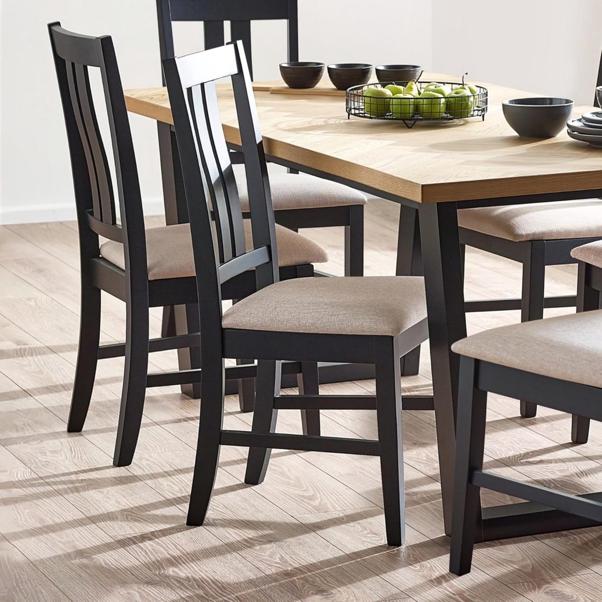 Set van 2 Elegante Eetkamerstoelen voor Stijlvol Dineren