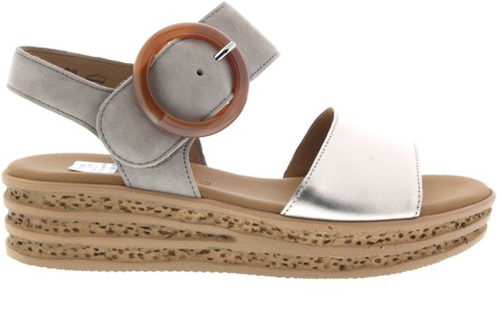 Grijze Gabor sandalen met metallic voorband, bruine gesp en plateauzool.