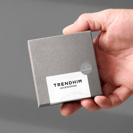 Boîte cadeau grise SEIZMONT avec 'TRENDHIM ACCESSORIES' et 'DESIGNED IN DENMARK'.
