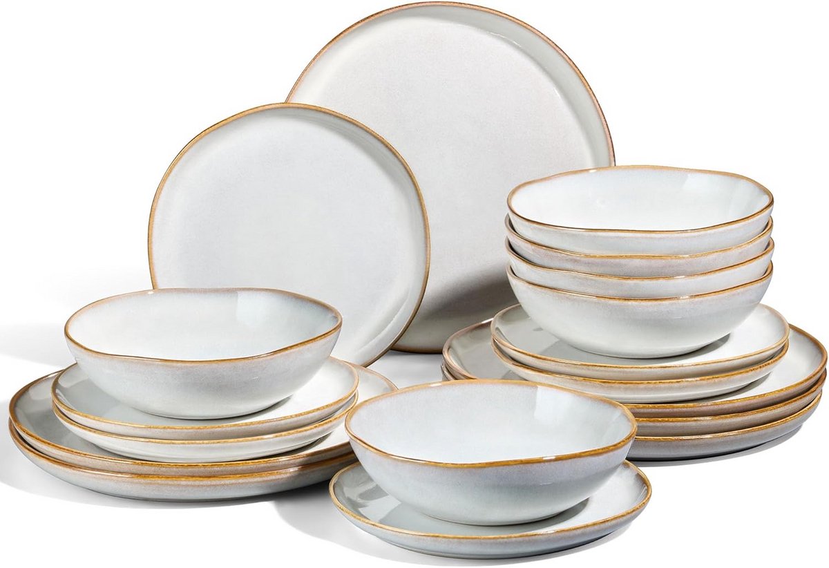 Servies set voor 6 personen bestaande uit 18 delen
