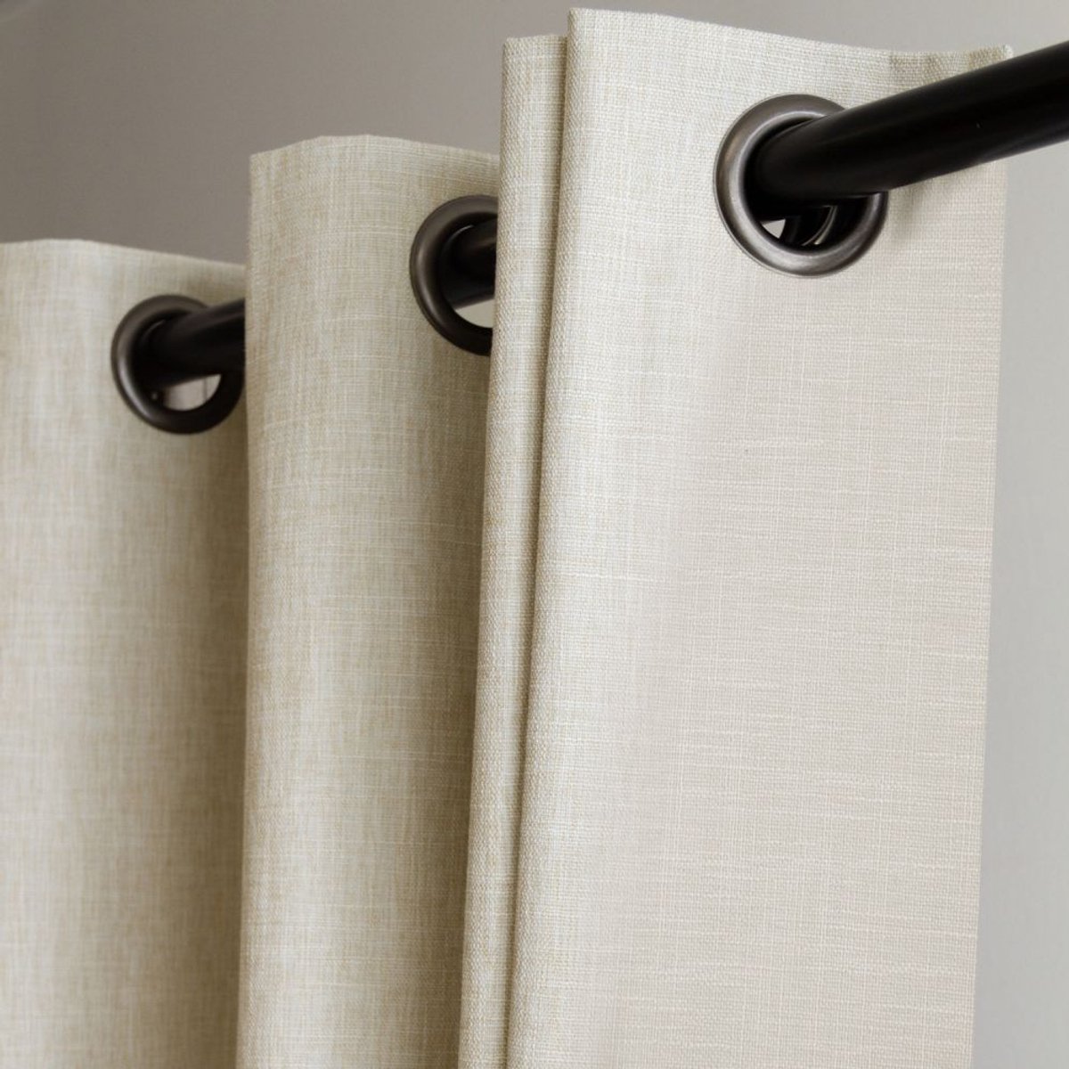 MOONDREAM LumenControl™ Totaal Verduisteringsgordijn | Licht+Zonwering | 100% Ondoorzichtig | EU-fabricaat | Oogjes | Beige MC632 | 130 x 260 (BxH) cm