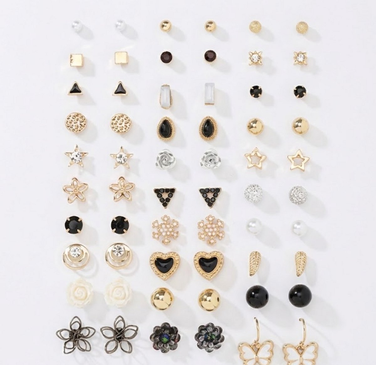 30 Paar Dames oorbellen Set – Gevarieerde Mix van Stekers met Hartjes, Bloemen, Vlinders, Parel-look en Geometrische Designs in Goud- en Zwarttinten