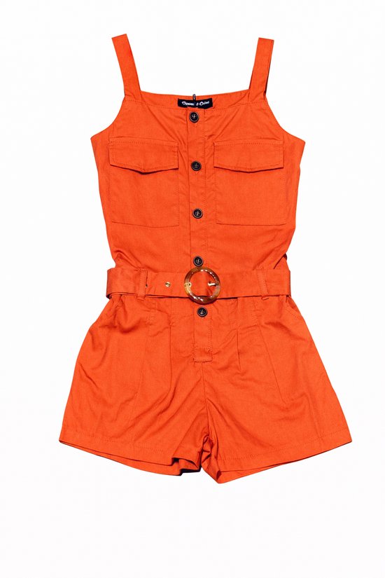 Oranje katoenen meisjes jumpsuit met knoopjes, opgestikte zakken en riem met gesp.
