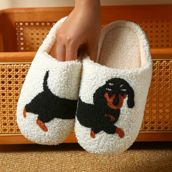 2025 New House Winter Warme Hausschuhe für Frauen Fuzzy Slipper mit weichem Pelz