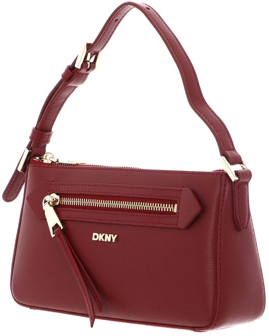 Rode DKNY schoudertas van voren gezien met DKNY logo, ritssluiting en een opgestikte zak.