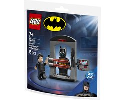 Product afbeelding van LEGO Super Heroes - Batman™: Bruce Wayne™ en de Batsuit™ - 30726