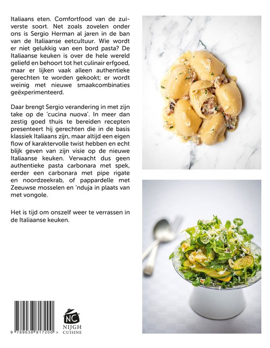 Gevulde pasta met saus en salade met groenten en kaas.