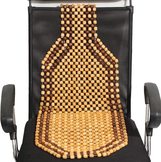 Stoelhoes met beige en bruine houten kralen in een ruitpatroon, voor stoel of auto.