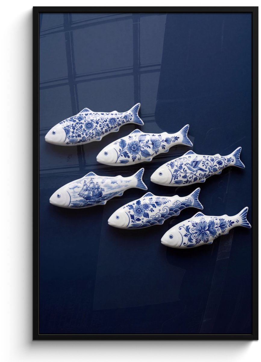 FrameYourWall Poster in lijst - Fotolijst 80x120 cm - Posters - Vissen - Delfts - Blauw - Keramiek - Posterlijst zwart - Decoratie - Wanddecoratie woonkamer - Muurdecoratie slaapkamer