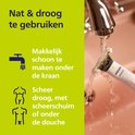 OneBlade scheerapparaat wordt schoongemaakt onder de kraan.