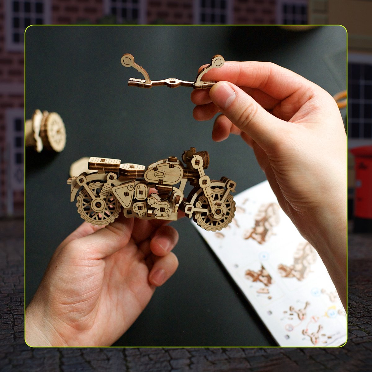 UGEARS 3D Modelbouw - Hagrid's Flying Motorbike™ - Harry Potter™ - Mechanisch Bouwpakket Hout - Educatief Speelgoed — afbeelding 3