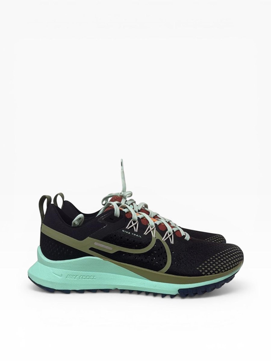 Nike React Pegasus Trail 4 40.5 Zwart