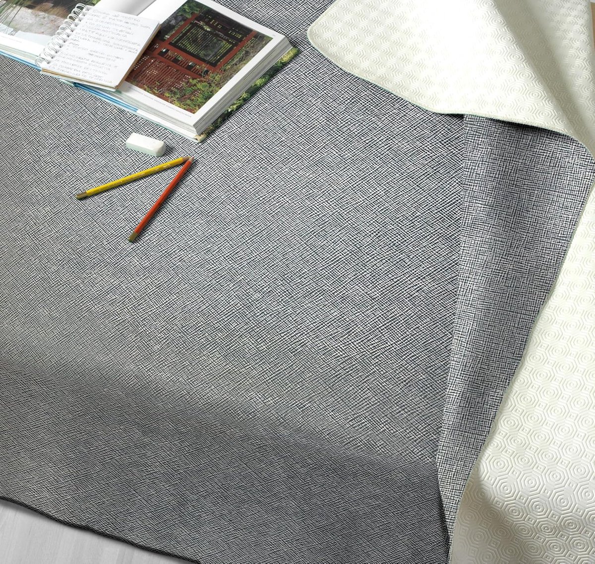 Tafelbeschermer linum - Antislip, schokbestendig, dubbelzijdig, bruin/wit, 140 x 240 cm
