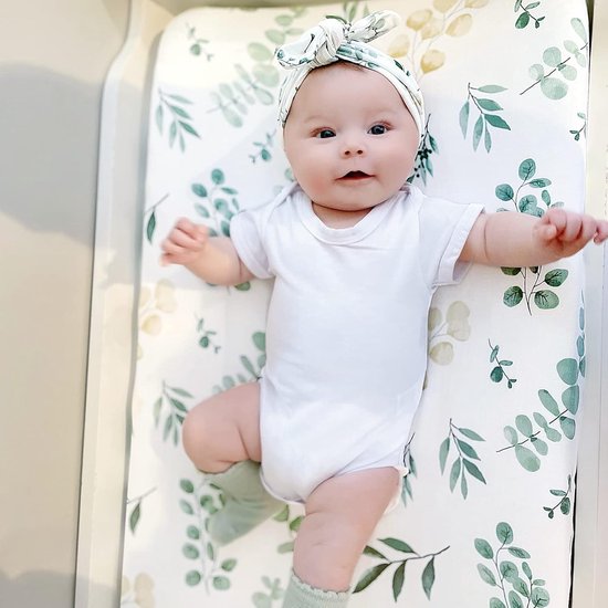 Baby Aankleedkussenhoes - 40x80 cm - Zacht en Ademend - Universele Baby Aankleedhoes voor Platte en Gebogen Matten - Zachte Rekbare Stof - Groen — afbeelding 2