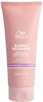 Wella Professionals Invigo Blonde Recharge conditioner met paarse pigmenten. Tube van 200 ml.