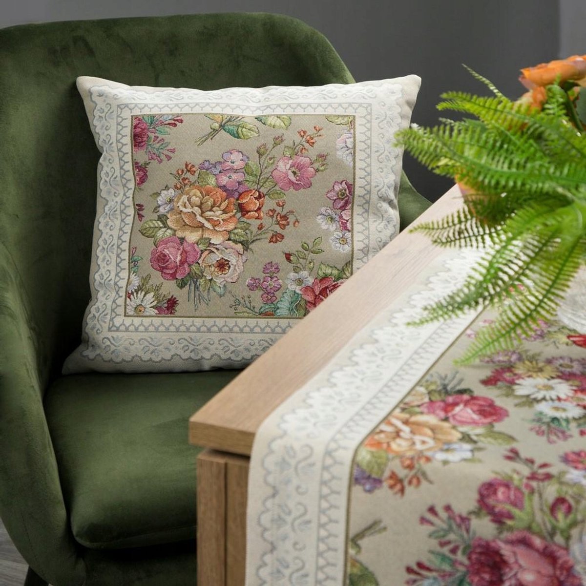 Gobelin Sierkussenhoes 45x45cm Olijfgroen met Rozen - Stijlvolle Decoratie