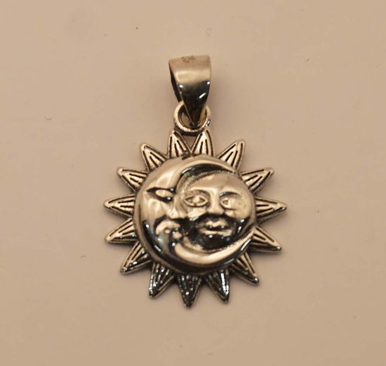 Pendentif soleil et lune en argent 925 - Collier pendentif soleil et lune - Idée cadeau pour un anniversaire, les fêtes ou simplement pour faire plaisir à un être cher - Breloque soleil et lune - Pendentif soleil et lune en argent sterling