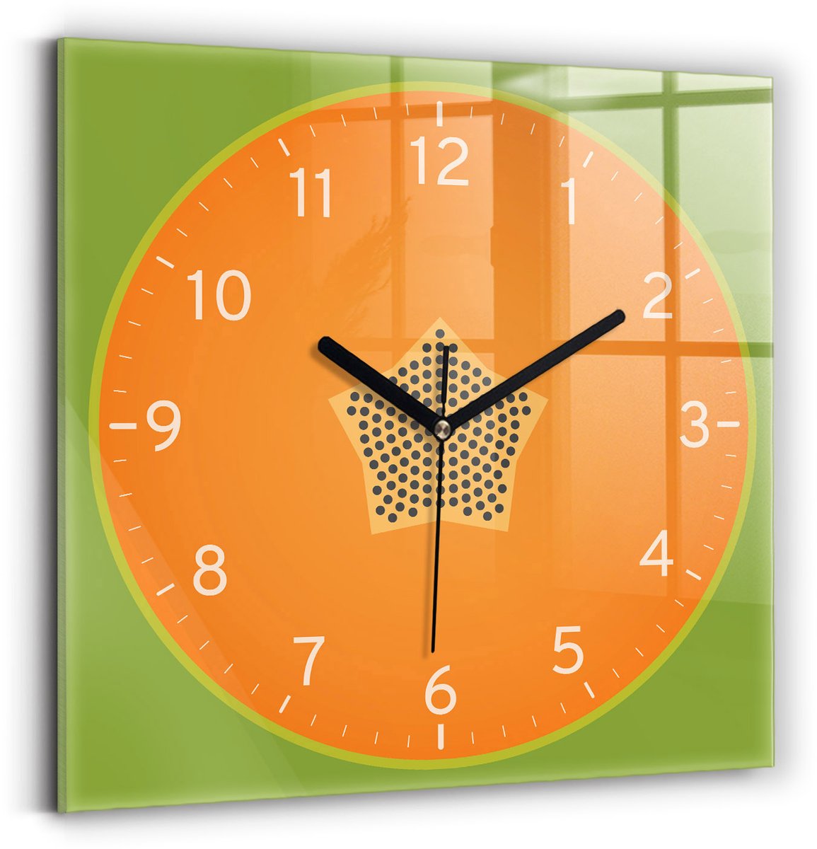 Wallfluent Wandklok - Papajafruit Klok als Muurdecoratie - 30 cm x 30 cm - Oranje Wandklok - Zwarte Handen - Klok zonder getallen - Wandklok voor in de Keuken - Klok als Muurdecoratie - Modieuze Klok - Stijlvolle Klok