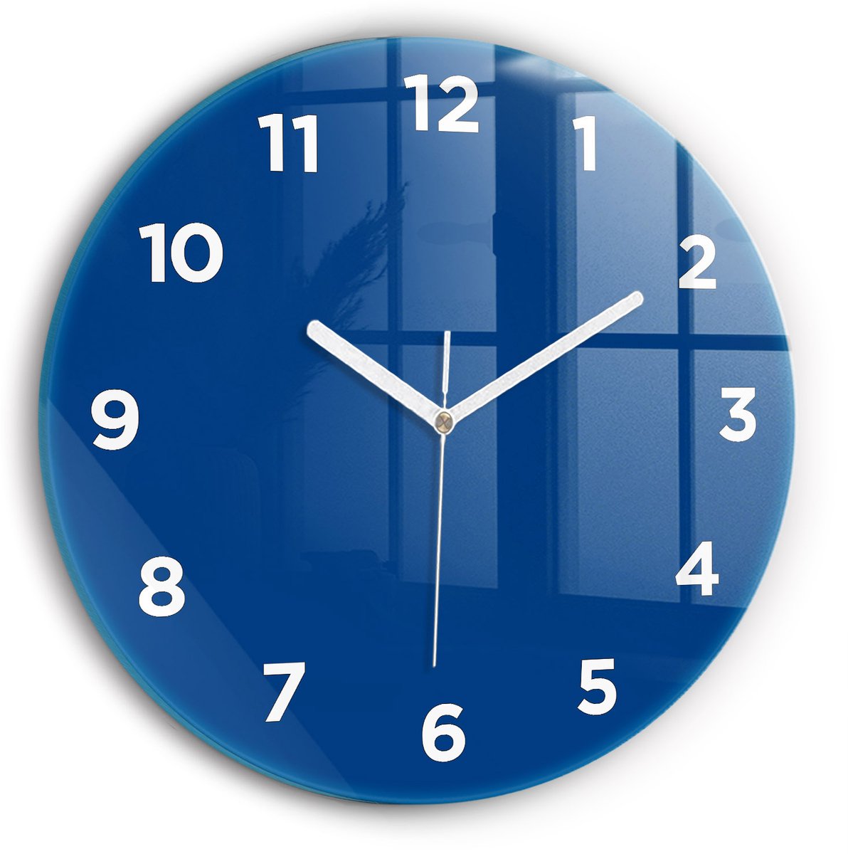 Wallfluent Wandklok - Blauw Ronde Glas Klok - 30 cm x 30 cm - Blauw Wandklok - Witte Handen - Wandklok Met Cijfers - Wandklok Glas Woonkamer - Ronde Glazen Klok - Minimalistisch Wandklok - Ronde Glazen Wandklok