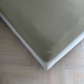Hoeslaken Kayori Emma en satin de coton - 90 x 210-220 cm - Épaisseur du matelas : 35 cm - Élastique sur tout le pourtour - Katoen biologique - Gris-vert