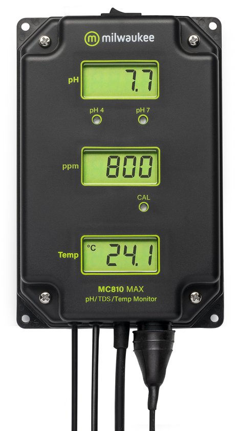 Zwarte Milwaukee MC810 MAX meter met groene displays voor pH, ppm en temperatuur.