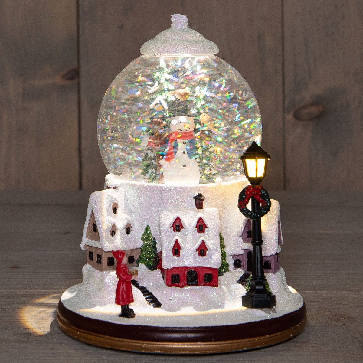 Anna's Collection Snowglobe landschap - wit - met sneeuwpop - 21 cm - sneeuwbol lantaarn - kerst cadeau - kerstdecoratie – foto 2