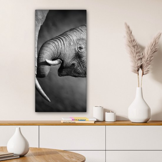 Canvas schilderij - Wilde dieren - Olifanten - Zwart - Wit - Woonkamer - Canvas - 40x80 cm - Muurdecoratie - Canvas doek