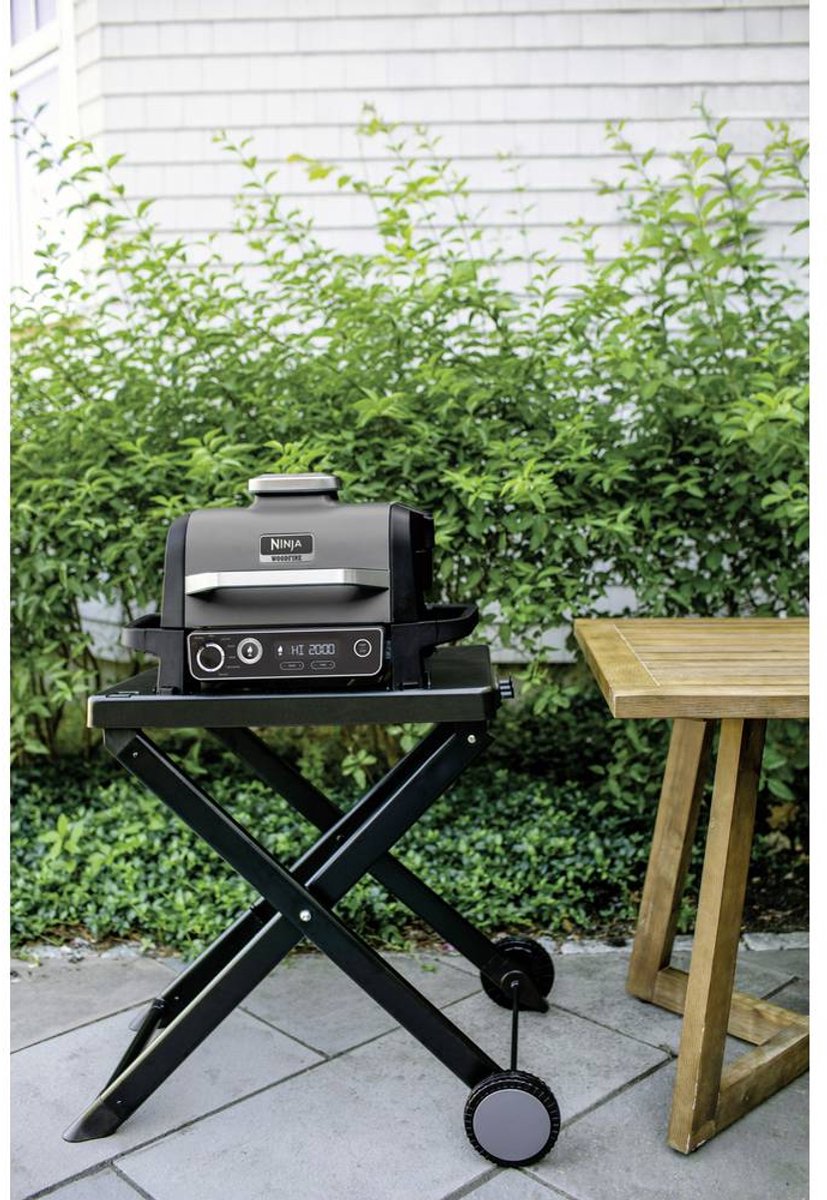 Ninja Woodfire Verstelbare Standaard & Zijtafel, Buitenoven & BBQ- grillstandaard, Robuuste Buitenkooktafel & Pizzaovenstandaard, 4718J800EUUK, Zwart