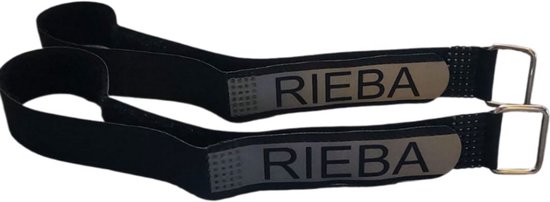 Twee zwarte broekklemmen met gespen en een reflecterend logo met 'RIEBA'.