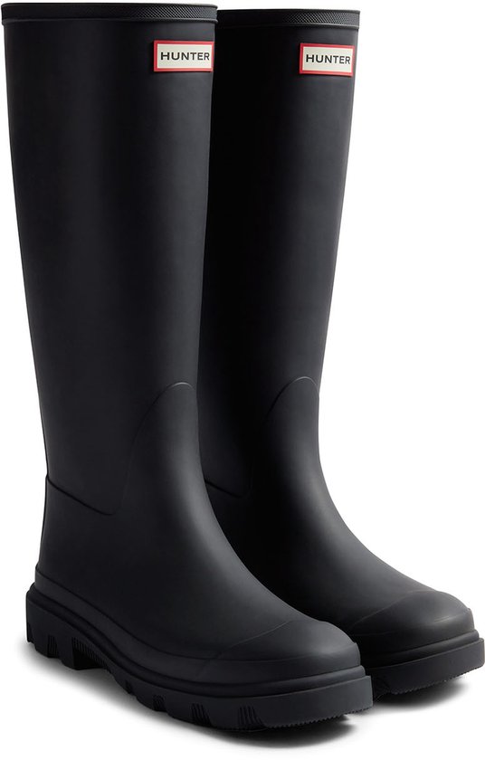 Paire de bottes de pluie noires hautes avec semelles épaisses et logo Hunter.