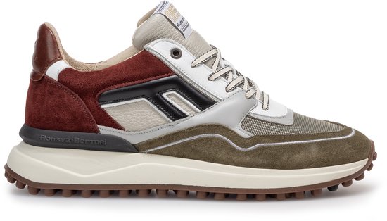 Olijfgroene en bordeauxrode sneaker met witte accenten, opvallende zool met noppen en Floris van Bommel branding.