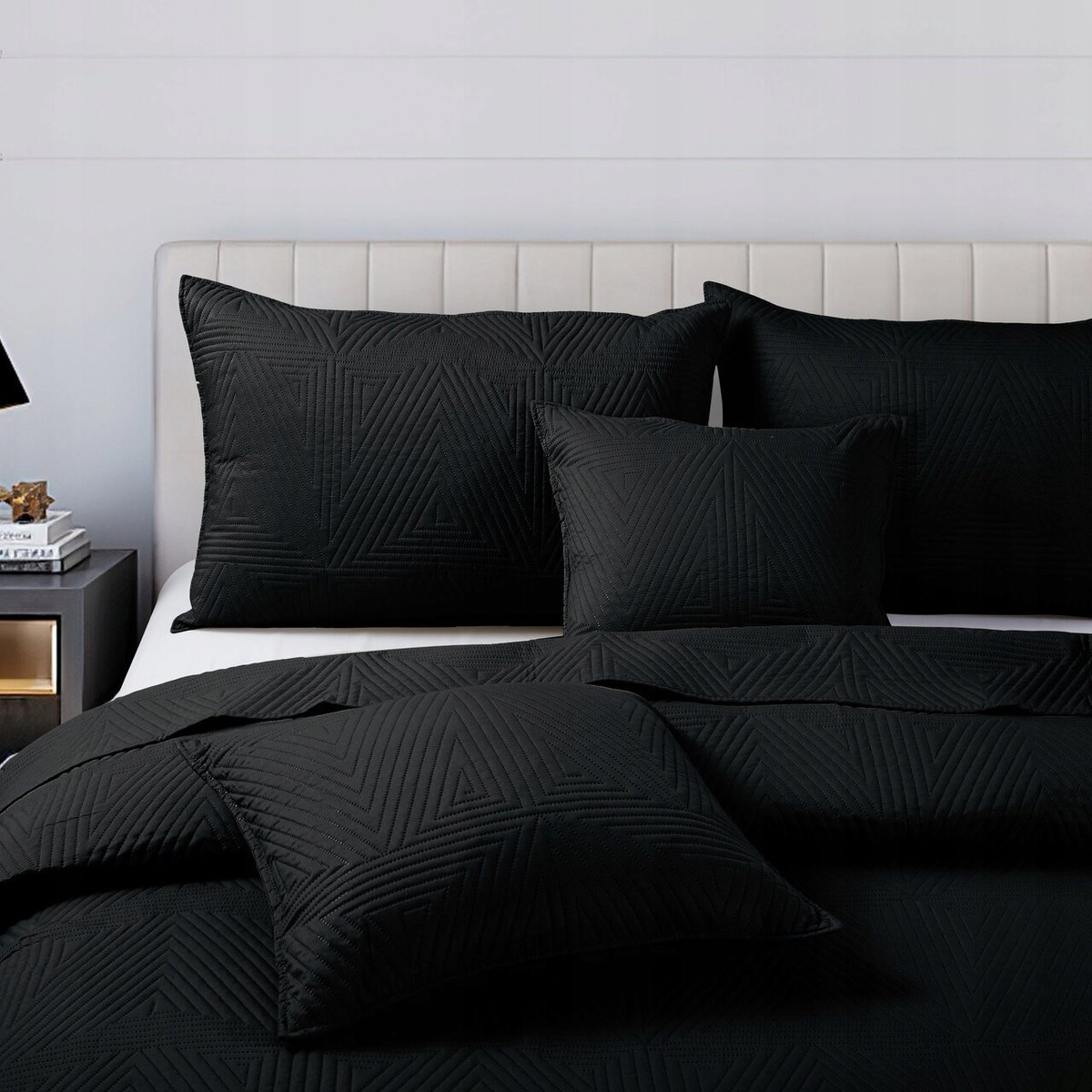 Pikante Decoratieve Bedsprei / Plaid 200x220cm Zwart Trio