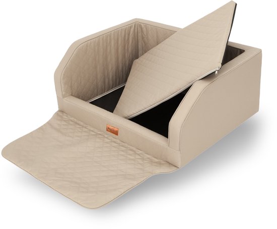 Beige hondenautostoel in ruitpatroon met uitklapbare bodem en openklapbaar deel.