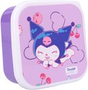 Paarse lunchbox met Kuromi-print en witte rand. Met kersen en hartjes.