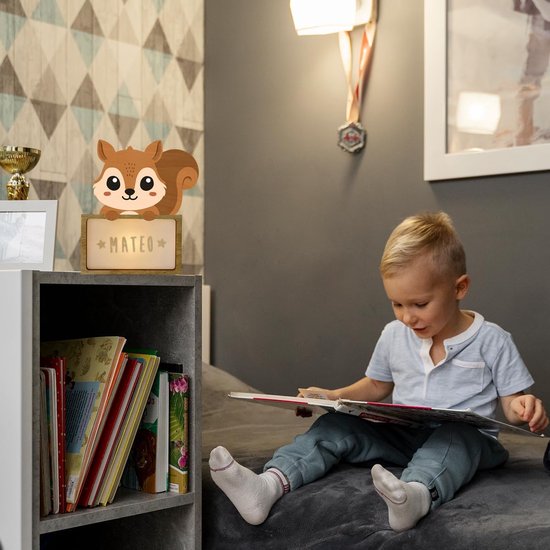 Gepersonaliseerde nachtlamp voor kinderen - Eekhoorn ontwerp van Little Lamp Company — afbeelding 4