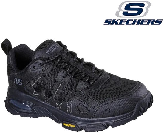 Zwarte Skechers wandelschoen met Goodyear zool en Skechers logo.