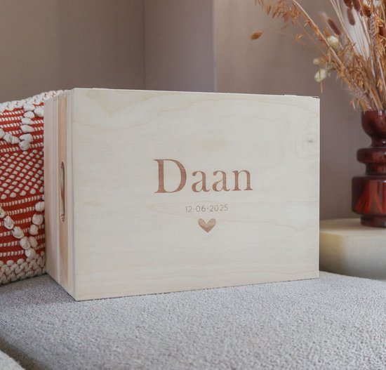 Herinneringskist met naam - Gepersonaliseerd cadeau baby - Bewaarkist met naam en datum - Houten bewaarbox - Fien & Feau van Fien & Feau — afbeelding 5