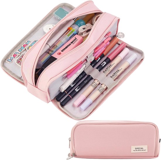 Trousse rose ouverte avec de nombreux stylos et crayons dans différents compartiments. Petite trousse rose en dessous.