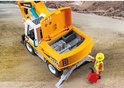 Gele Playmobil graafmachine met opengewerkte motorkap, tonnen en bestuurder.