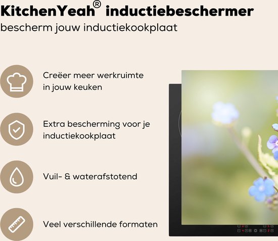 KitchenYeah® Inductie beschermer 70x52 cm - Lieveheersbeestje - Bloem - Lente - Kookplaataccessoires - Afdekplaat voor kookplaat - Inductiebeschermer - Inductiemat - Inductieplaat mat