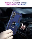 Blauw Samsung A25 hoesje met ring, die magnetisch aan een auto-telefoonhouder wordt bevestigd.