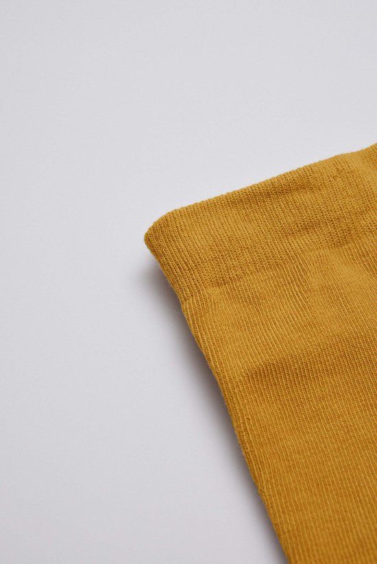 890GOLDENYELLOW74 / 80